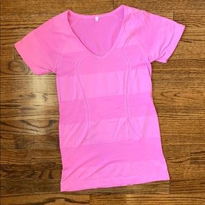 Lululemon Swiftly Tech short sleeve v-neck shirt